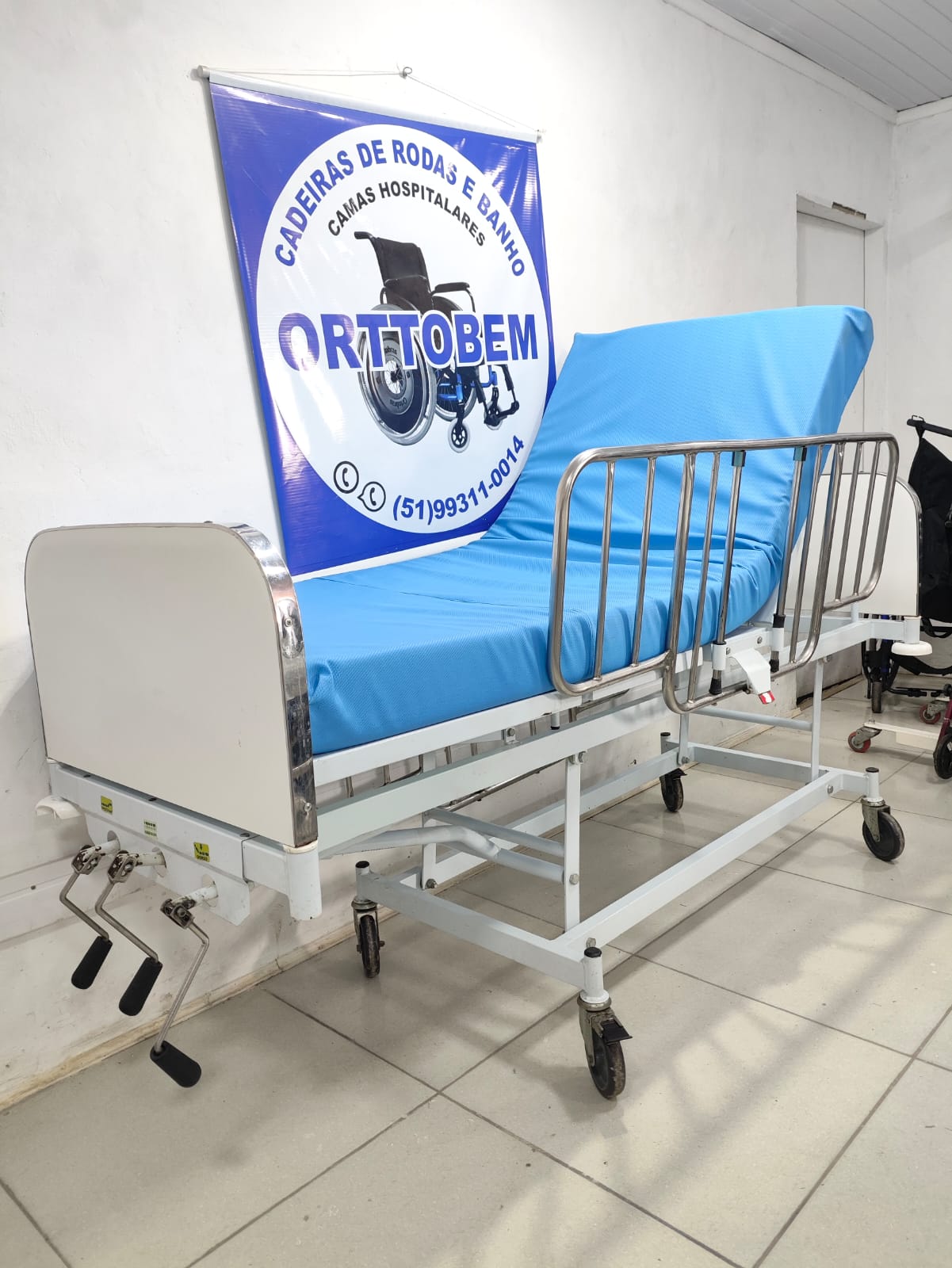 Cama Hospitalar 3 Manivelas com Colchão Impermeável e Travesseiro