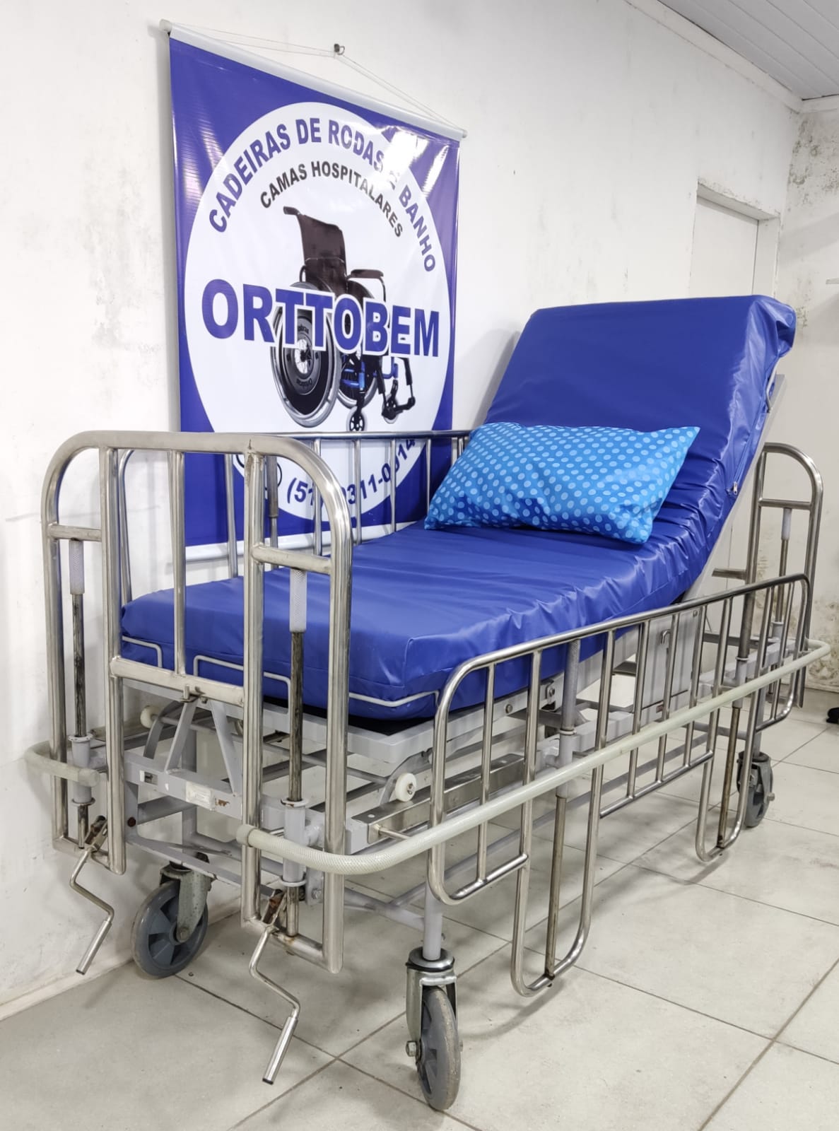 Cama Hospitalar 2 Manivelas com colchão impermeável Completa