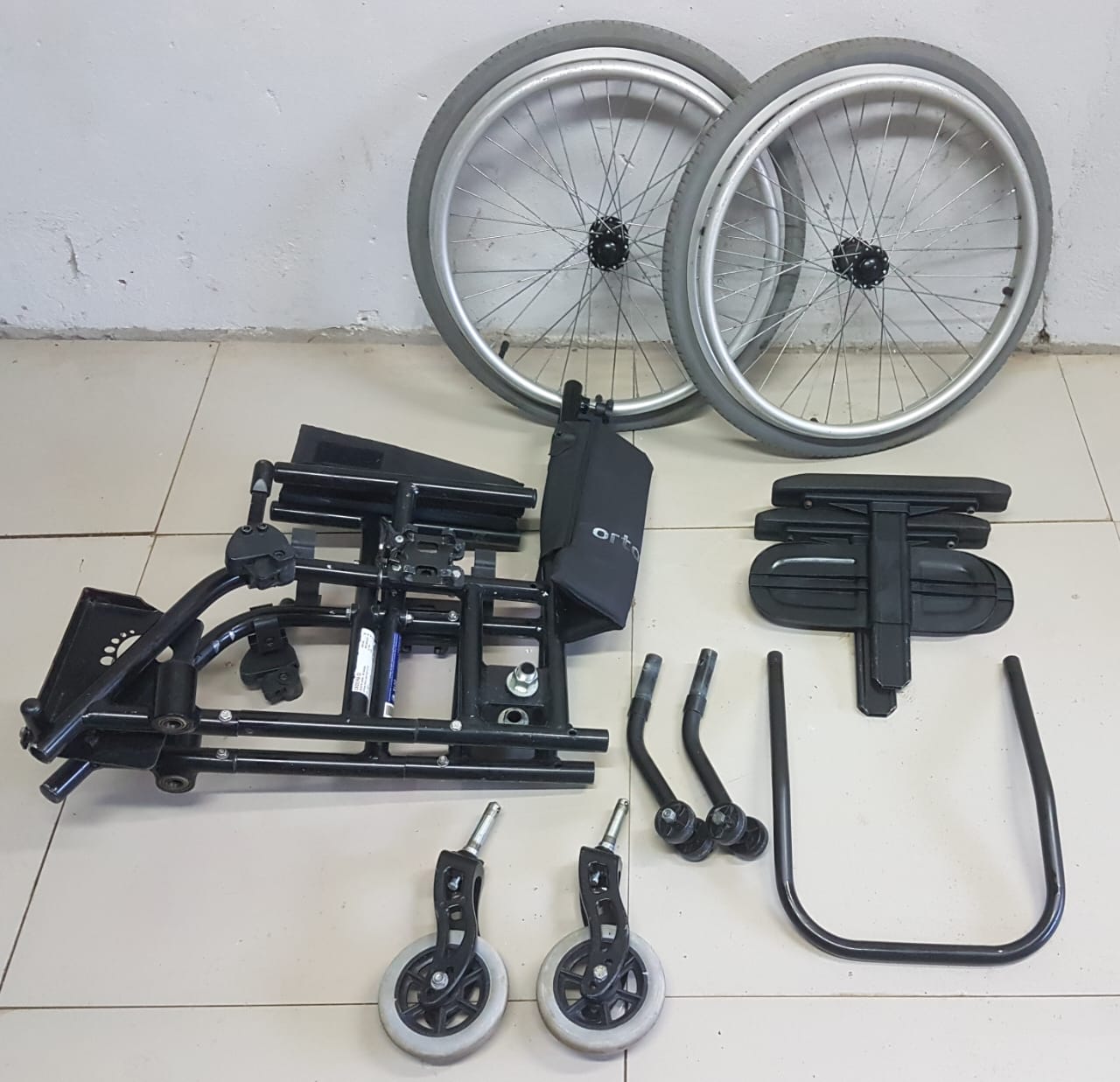 Cadeira de Rodas Infantil Genesys Ortobras com Almofadas Posturais 