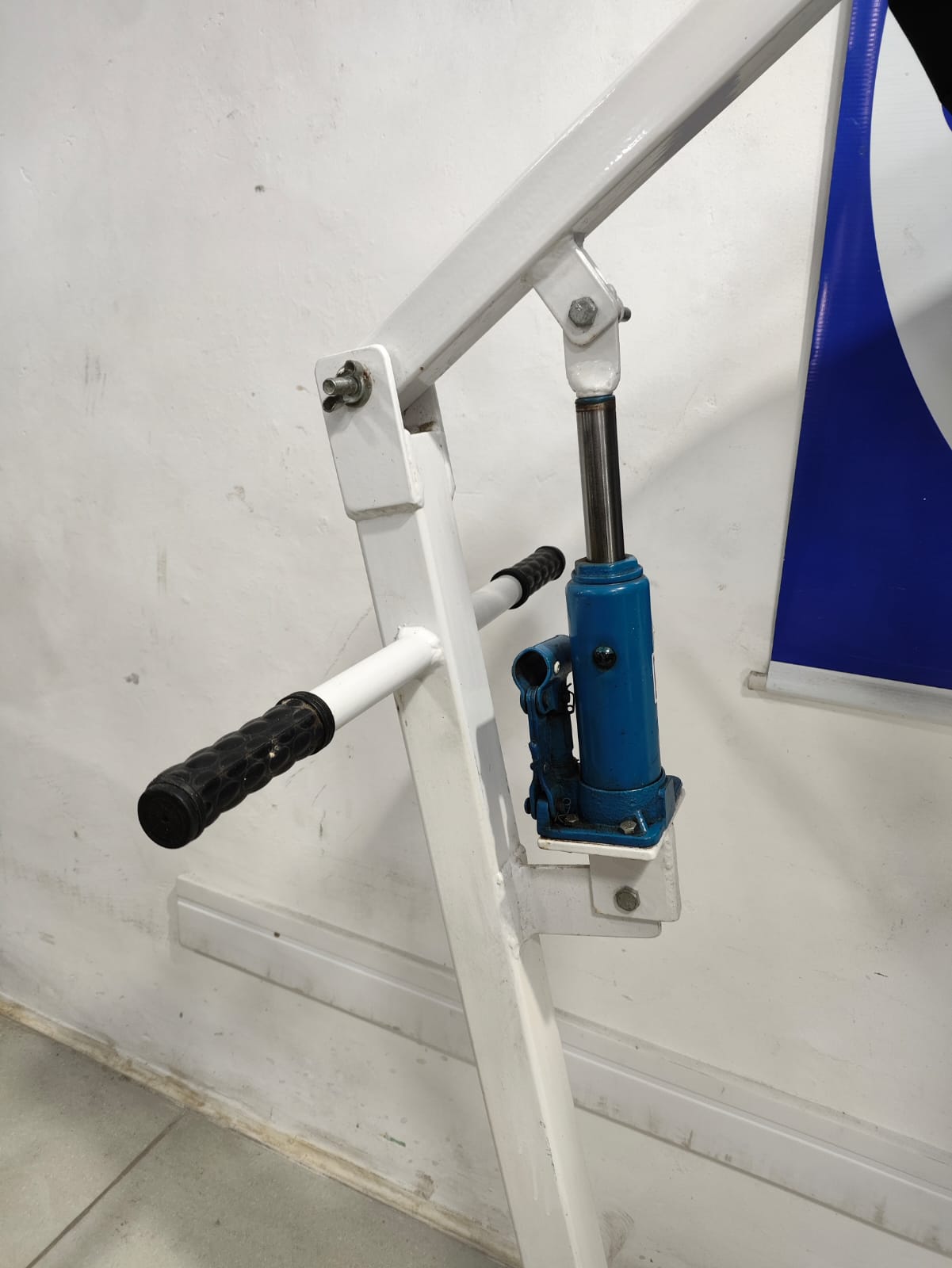 Guincho Hospitalar Hidráulico Manual com Cesto Reforçado