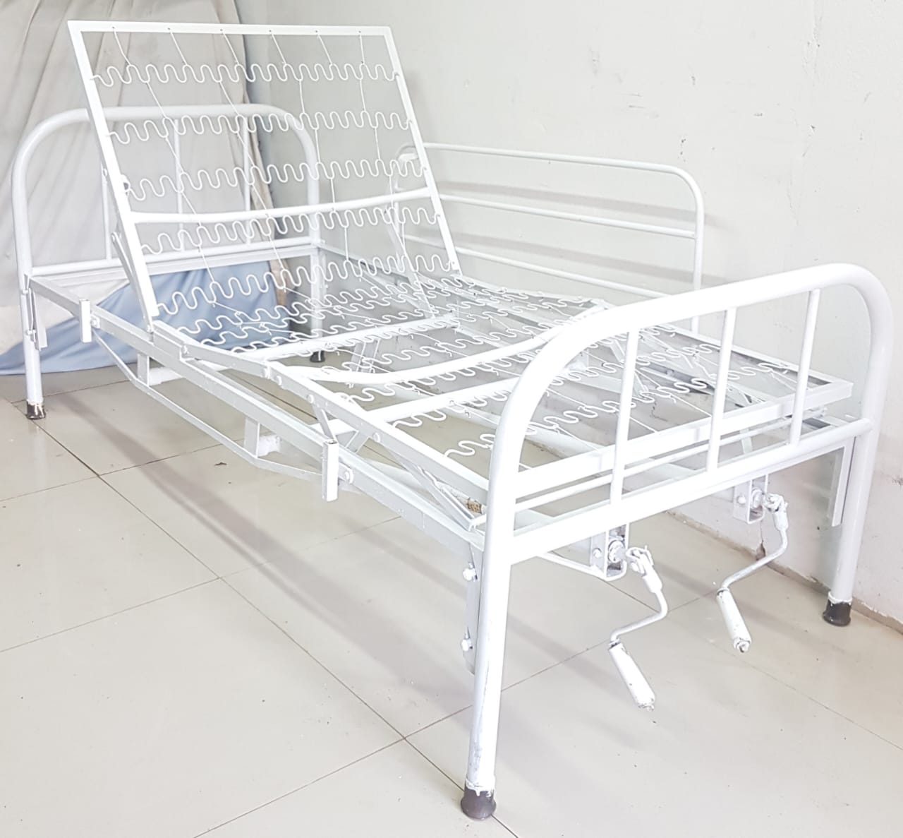 Cama Hospitalar 2 Manivelas com Colchão Padrão Hospitalar