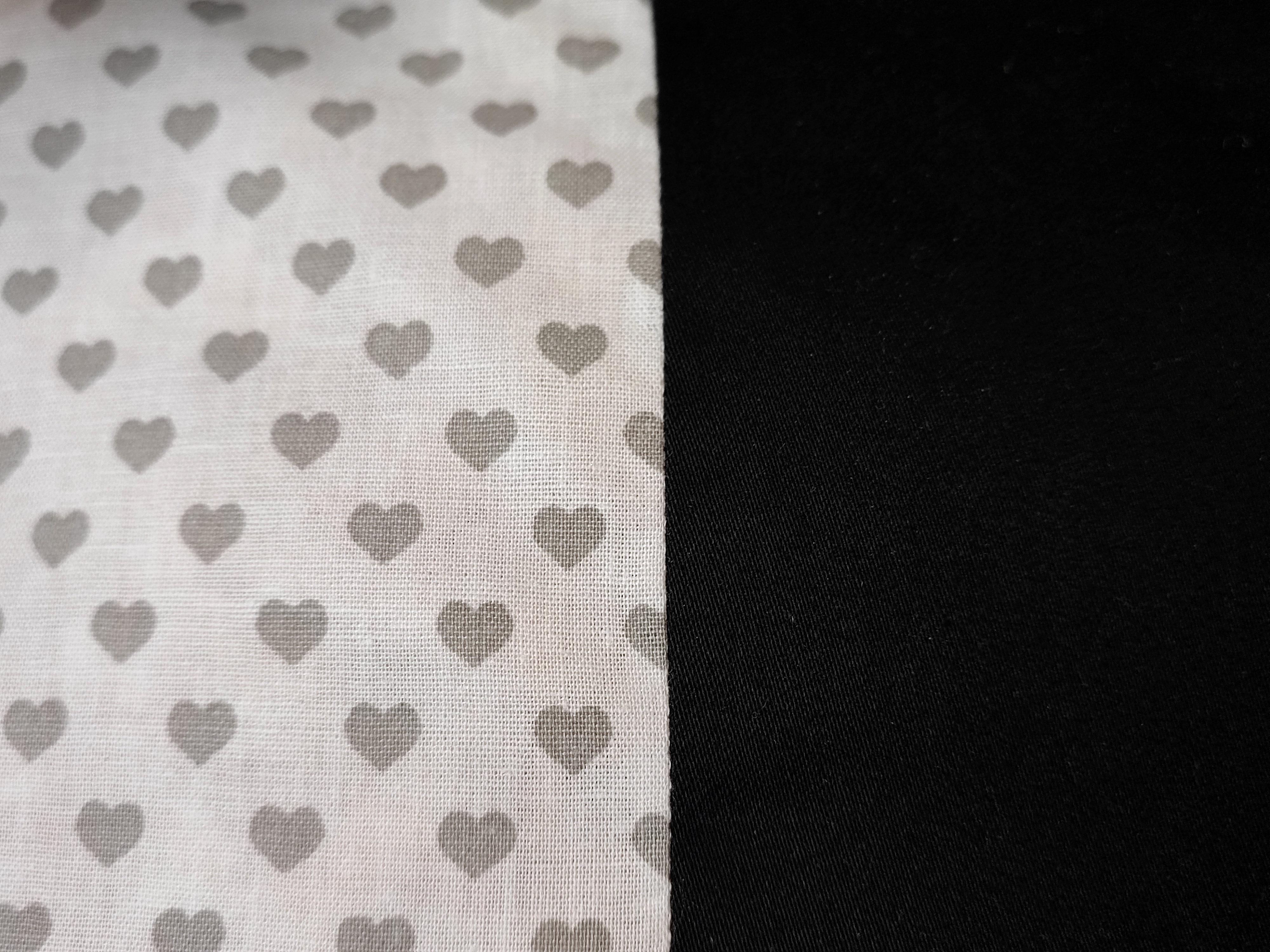 Zirbenkissen `Black & Heart´