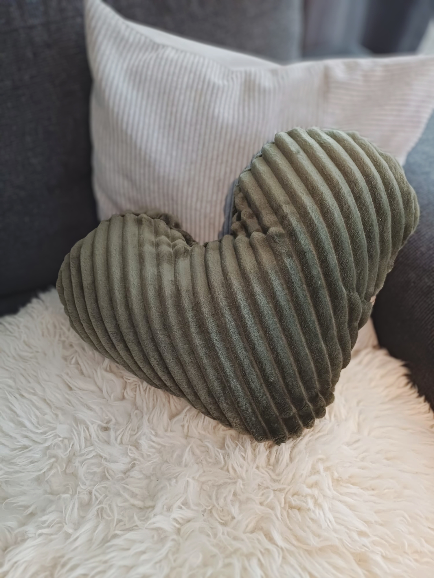 Nackenschmeichler Zirbenherz ´Fluffy Olive"