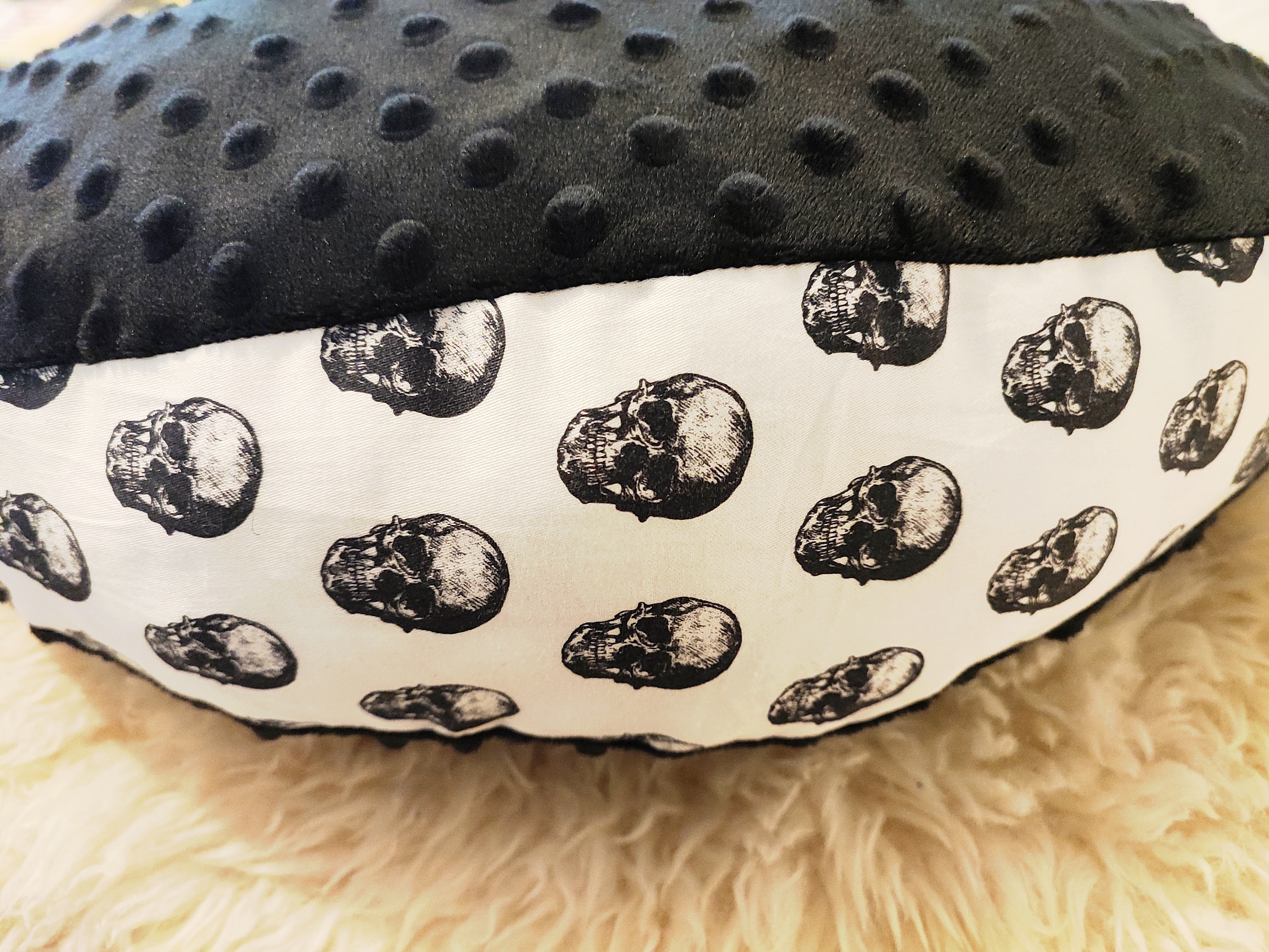 Multifunktions - Mondkissen groß `Black Skully´