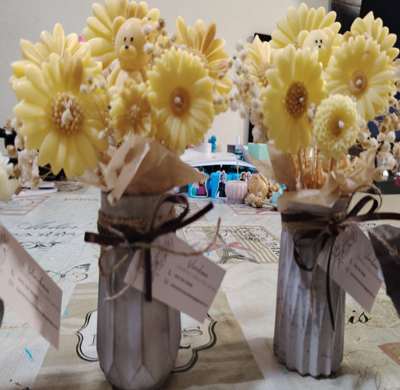 Ramo de flores de cera decorativas