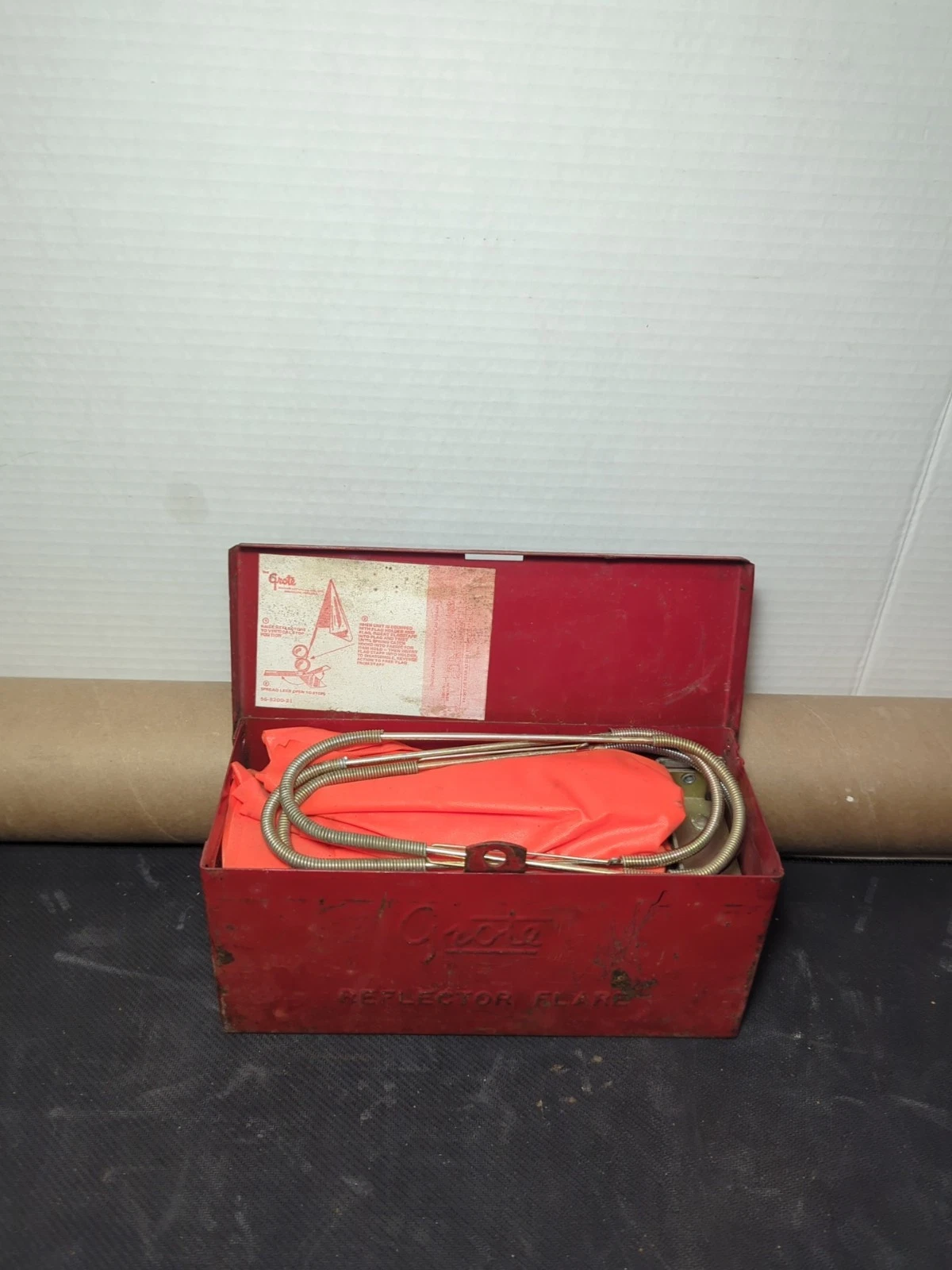 Vintage Emergency Road Flare Kit Safety Vehicle Auto Traffic Signal