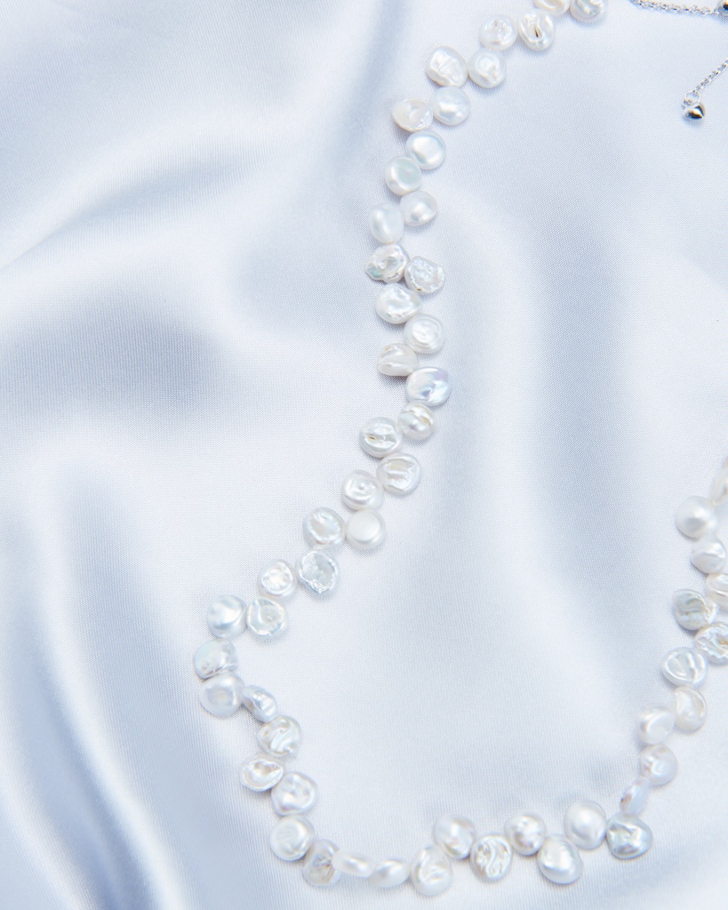 Une pièce unique Necklace