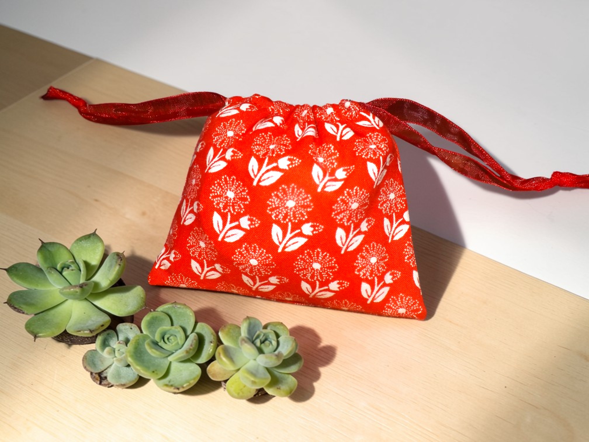 Montre en tissu rouge 