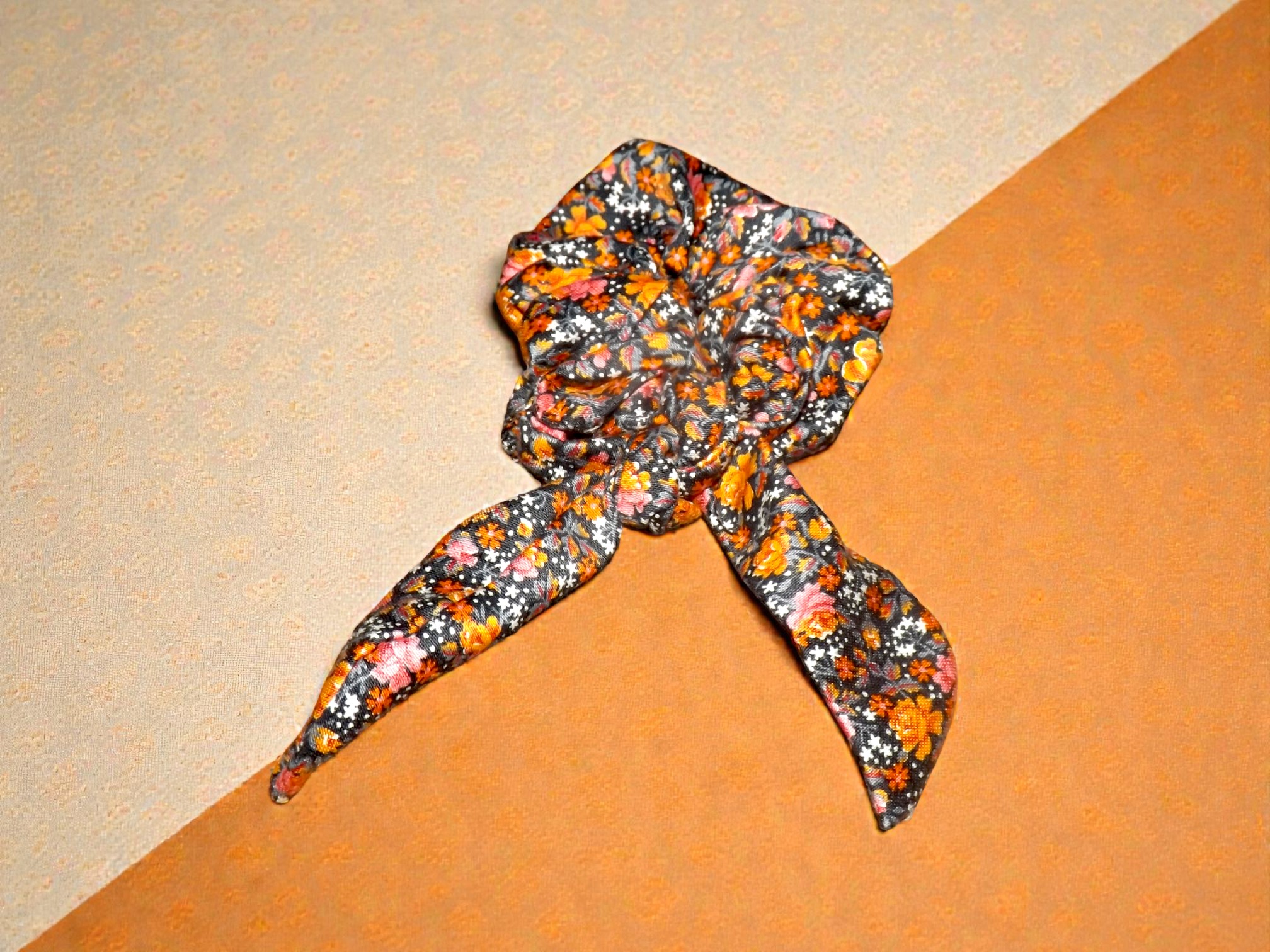 Mini foulchie noire fleuris