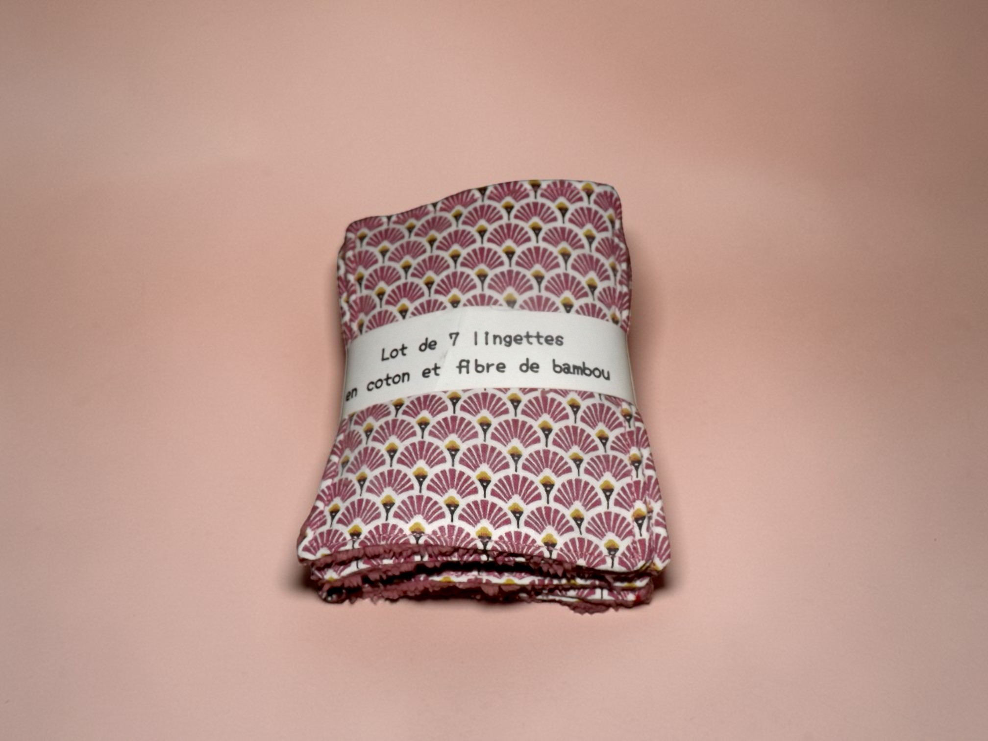 Ensemble de 7 lingettes démaquillantes assorti avec ses boucles d'oreilles en résine