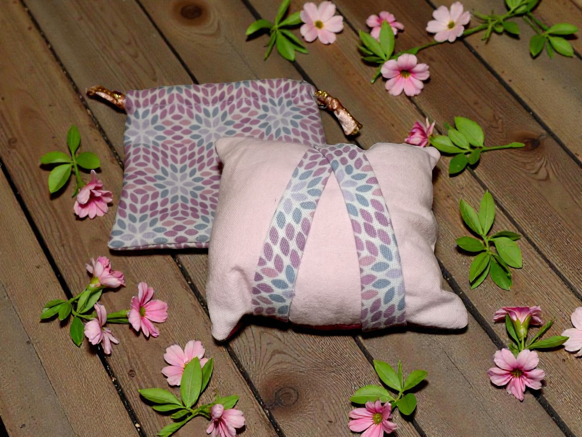 Montre en tissu  violet rose 