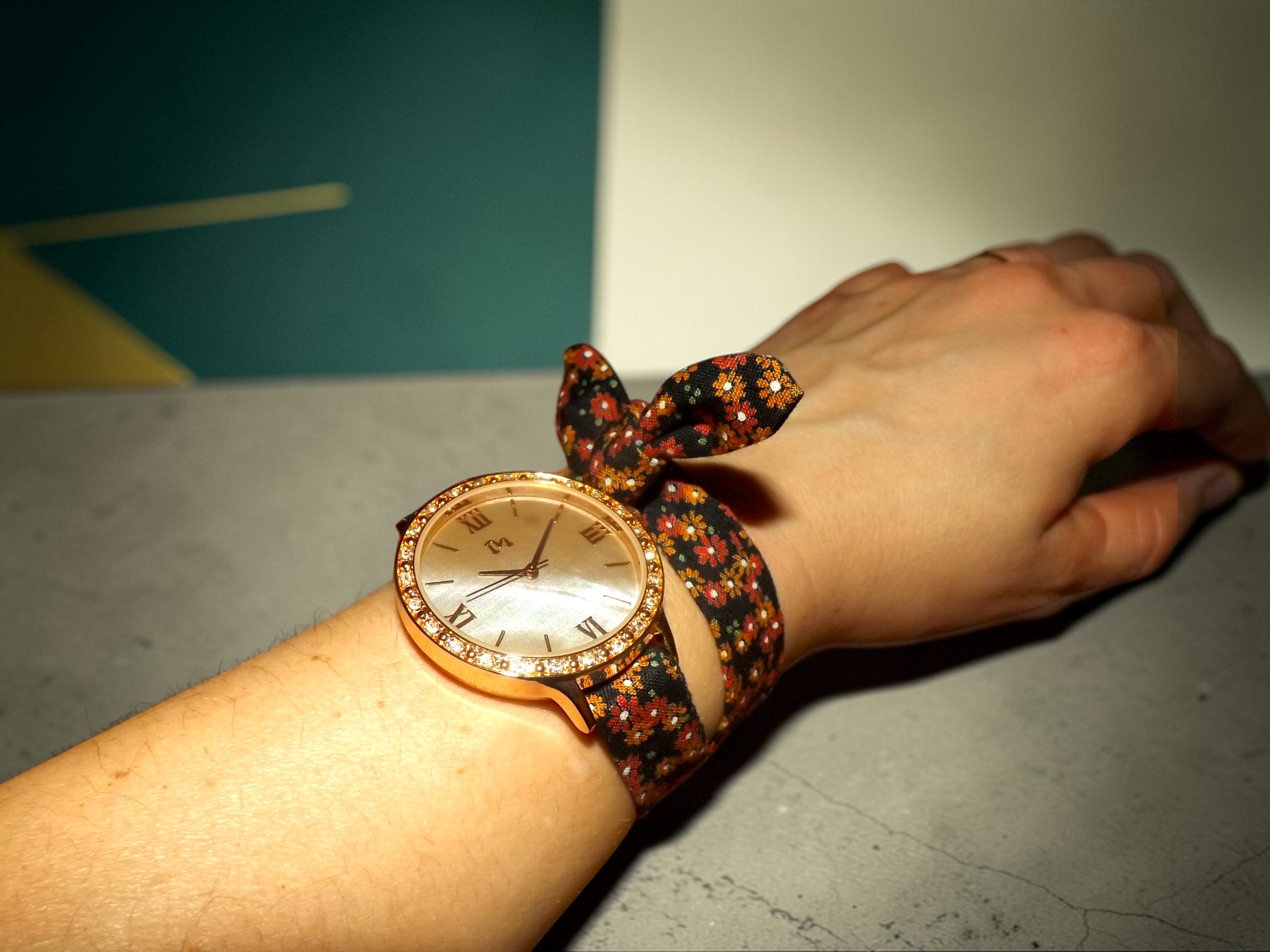 Montre en tissu fleuris