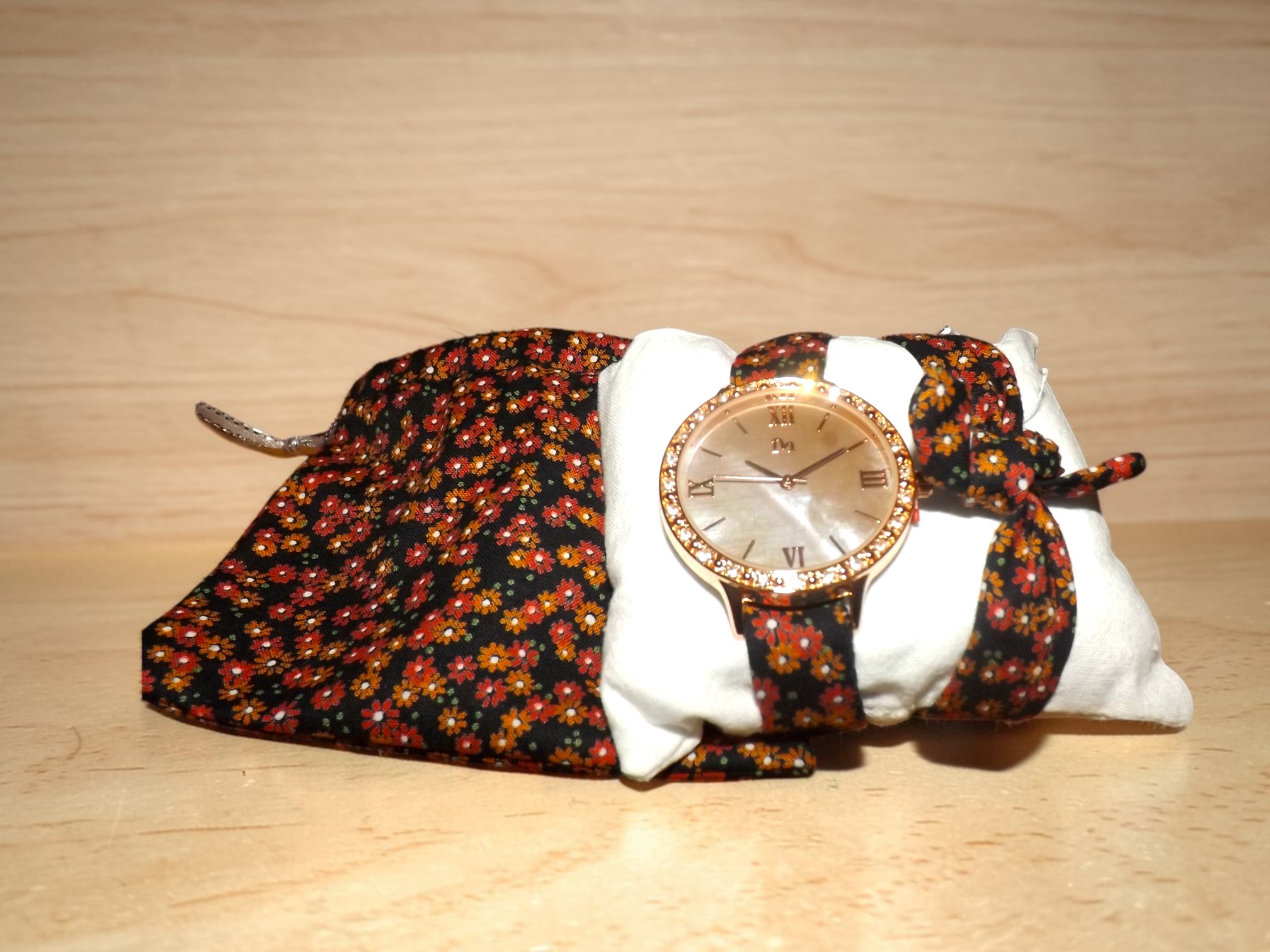 Montre en tissu fleuris