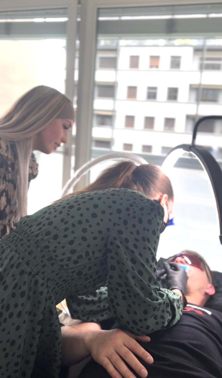 AMERICAN TEETH WHITENING TRAINING