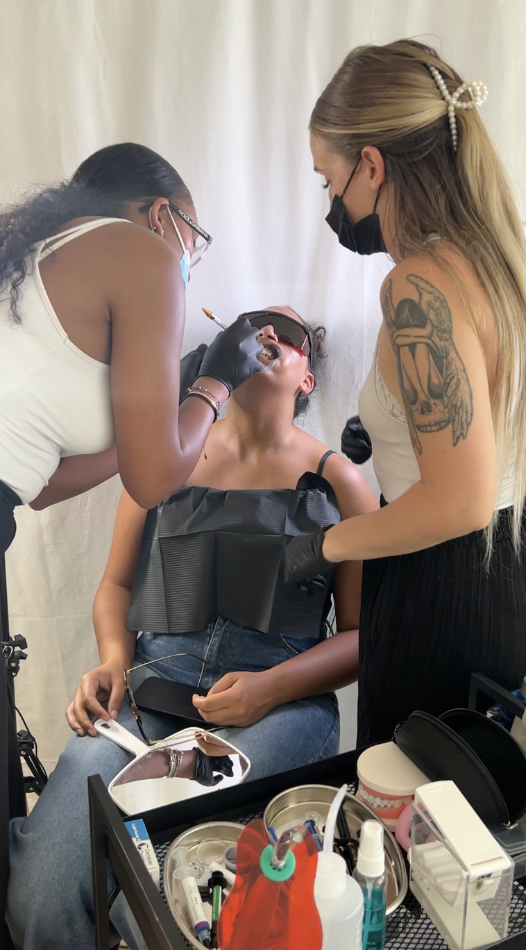 DENTAL RHINESTONE TRAINING