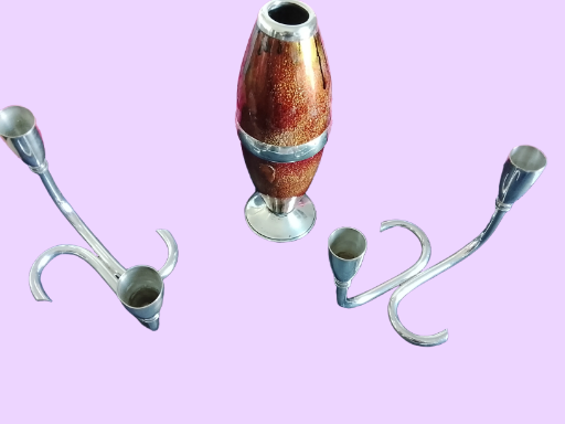 Juego de candelabros de plata 9.25 y florero con plata y esmaltado