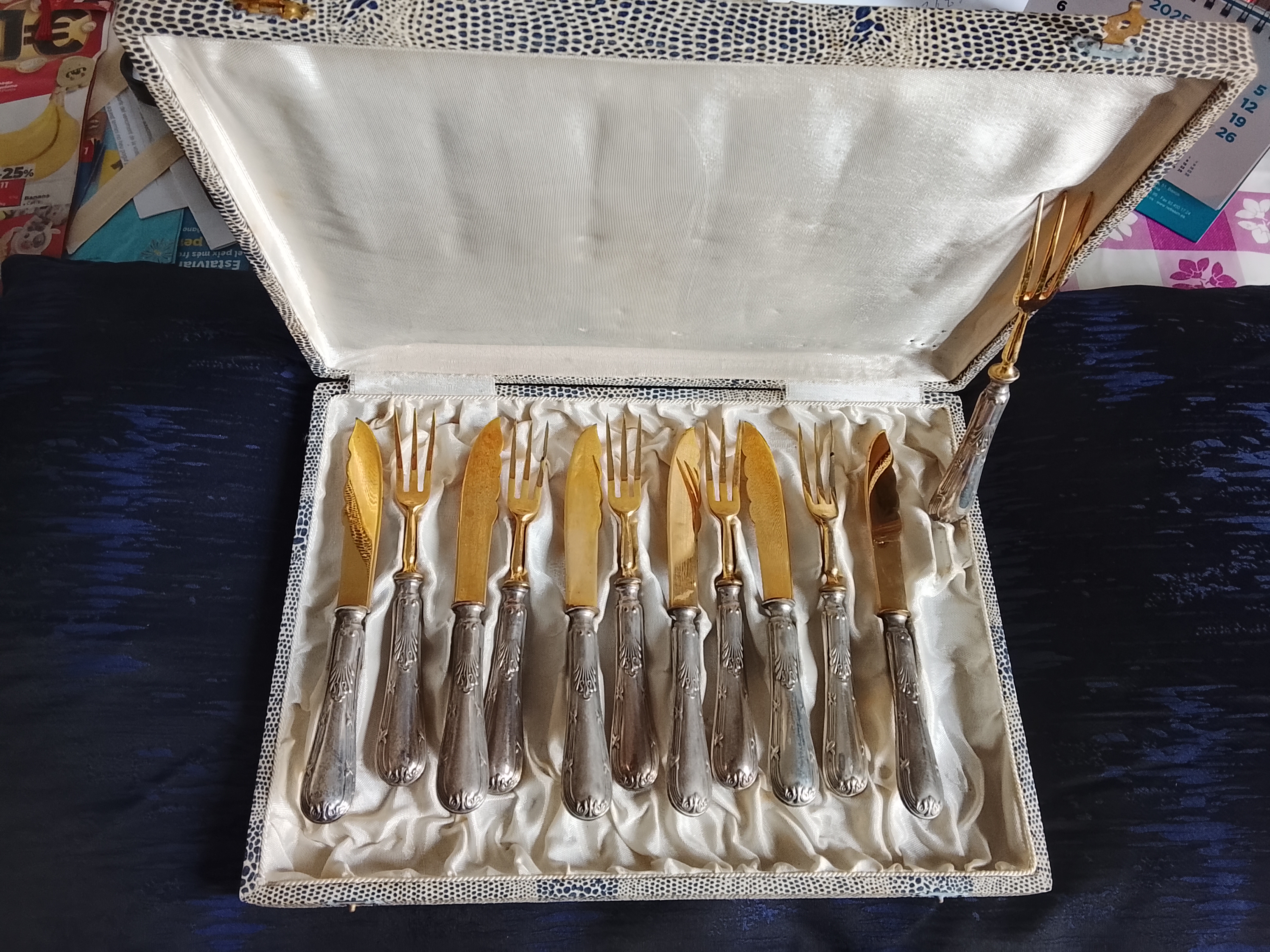 Juego de cubiertos antiguos