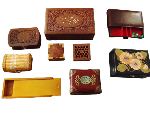 Caja de madera tallada