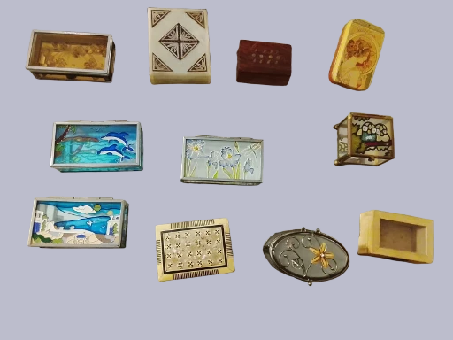 Cajas o cofres de metal y madera con diseño de delfines, flores etc