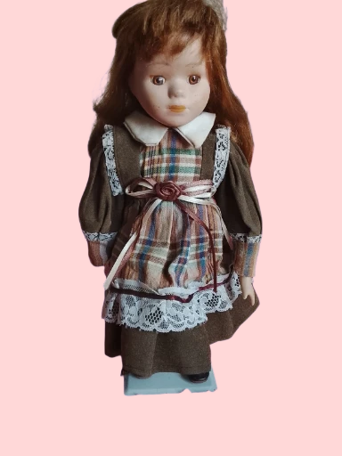 Muñeca antigua de porcelana