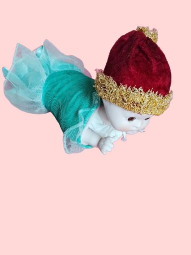 Muñeca antigua vestida de época