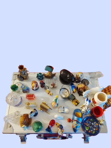 Caja de figuras y artículos decorativos en miniatura
