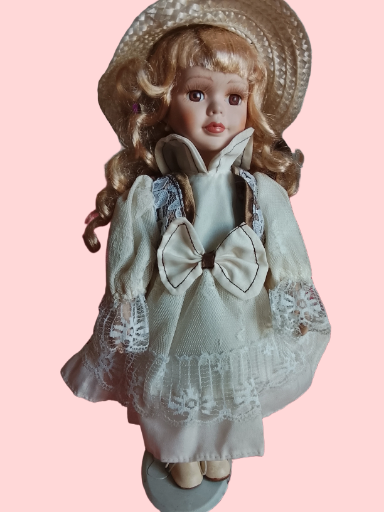 Muñeca antigua de porcelana