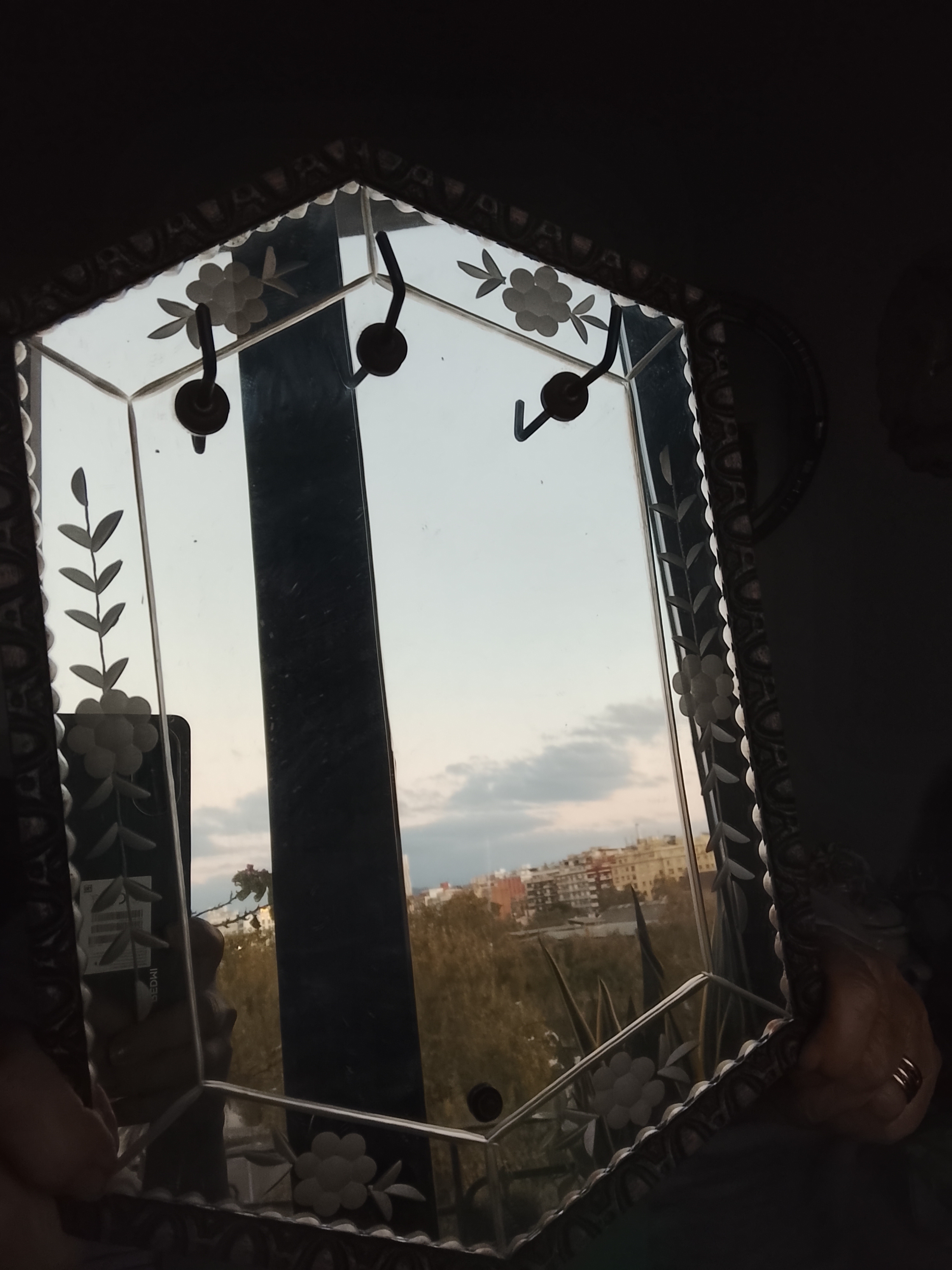 Espejo decorativo hexagonal
