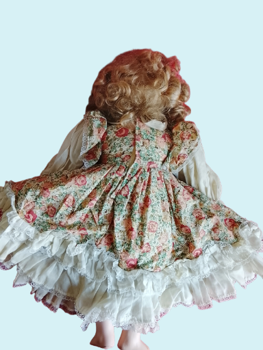 Muñeca de porcelana vintage