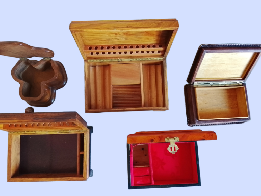 Cofres antiguos de madera y cofre musical