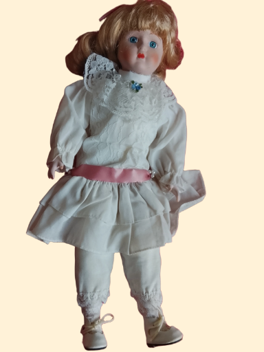 Muñeca vintage de porcelana