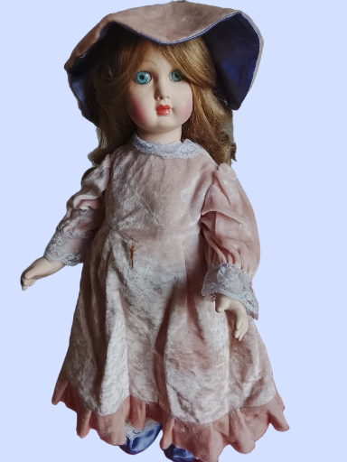 Muñeca antigua de porcelana