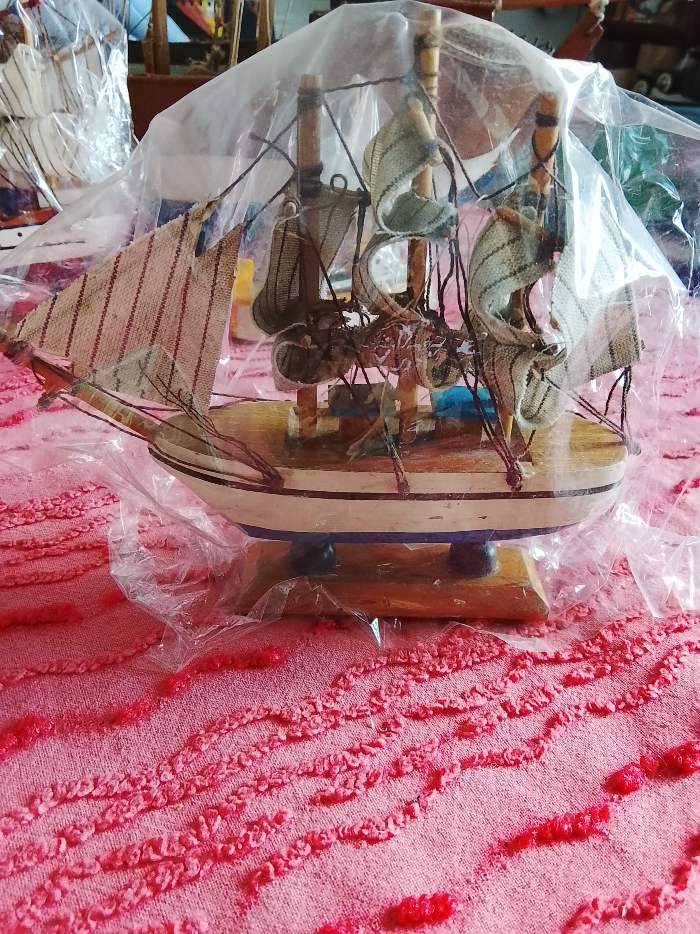 Barcos de madera decorativos