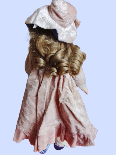 Muñeca antigua de porcelana 