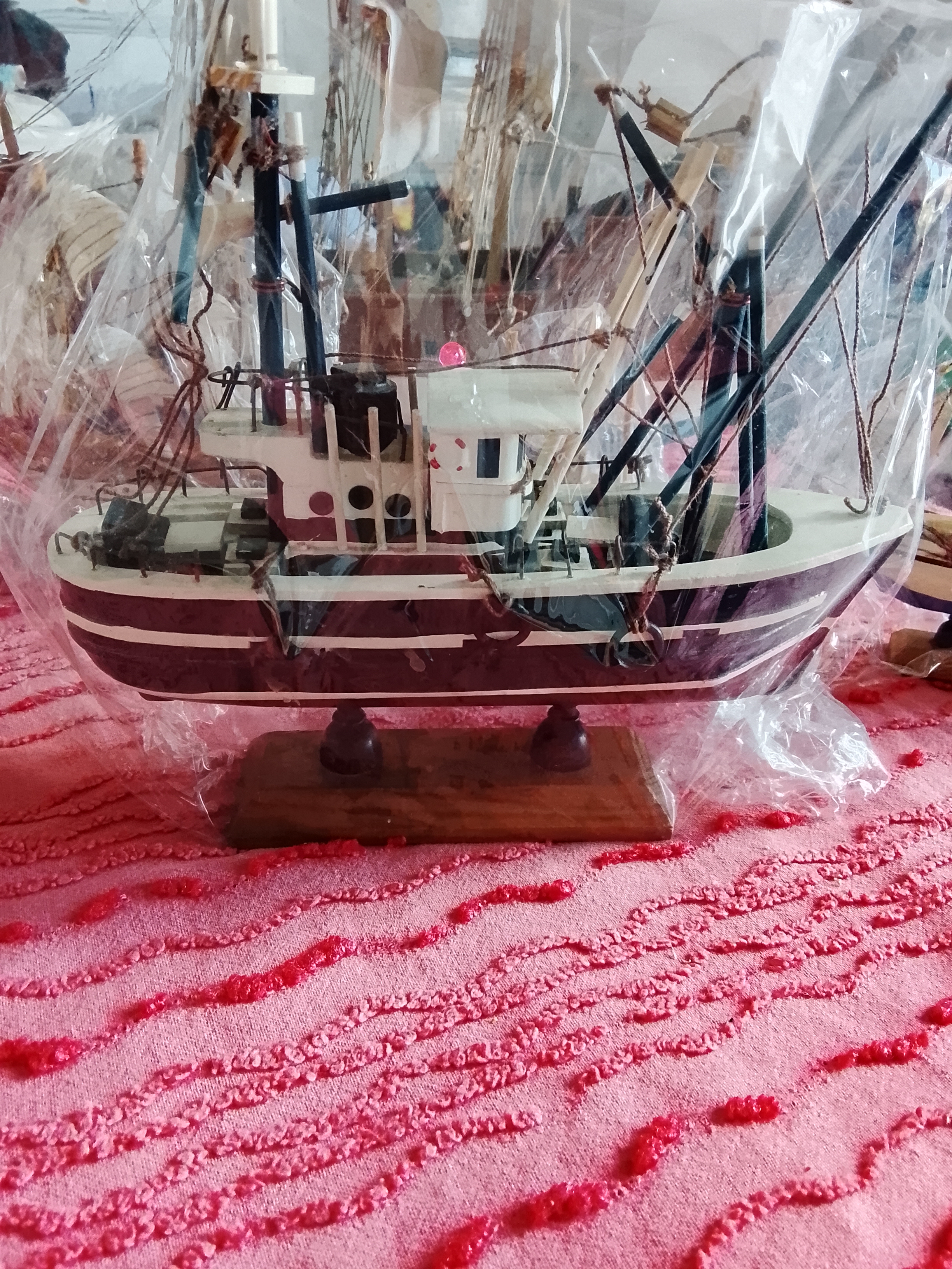 Barcos de madera decorativos