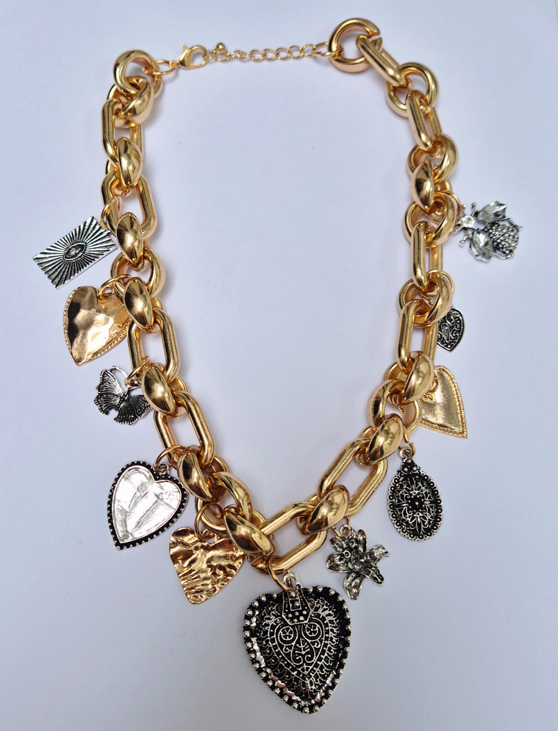 Colar de corrente com pingentes