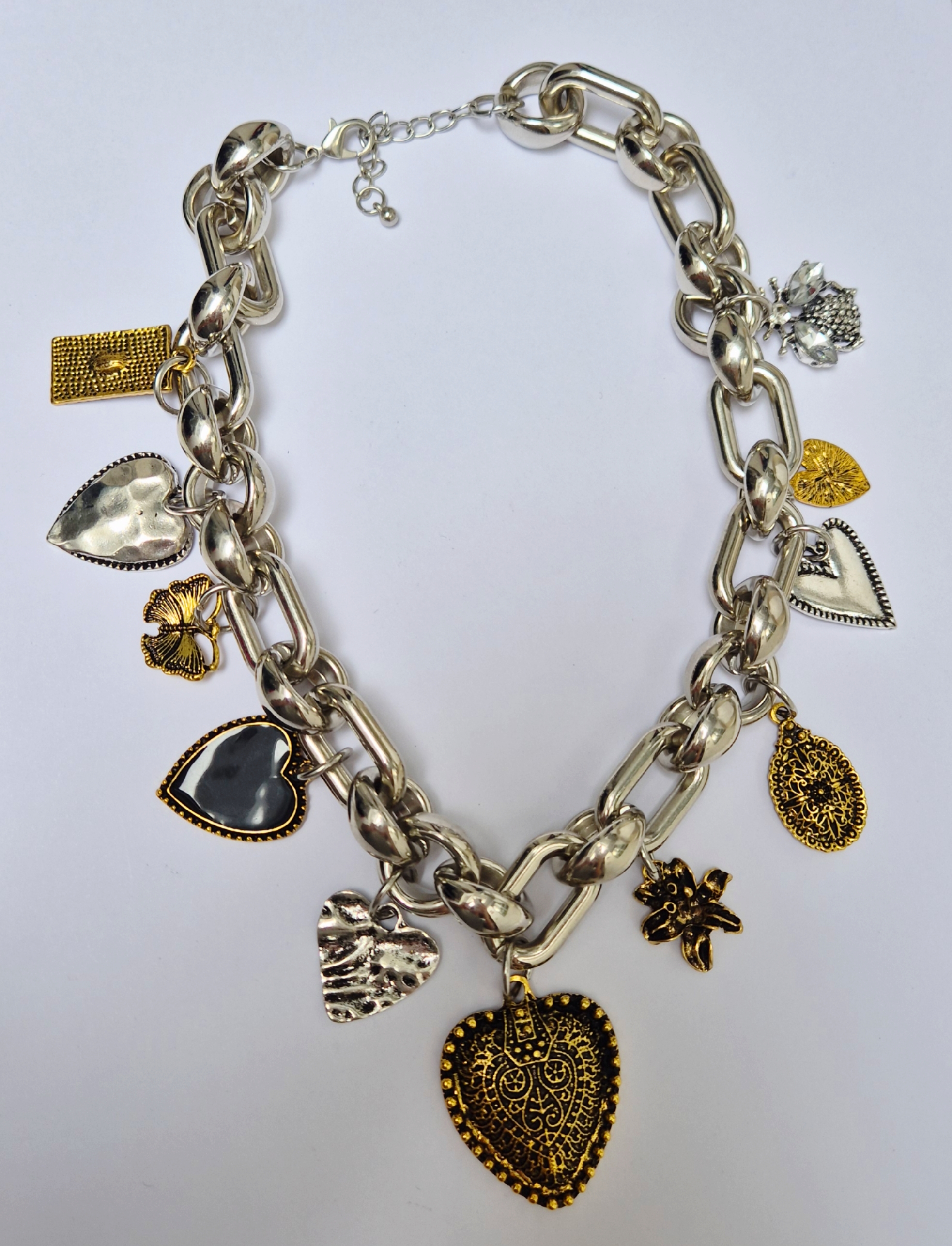 Colar de corrente com pingentes