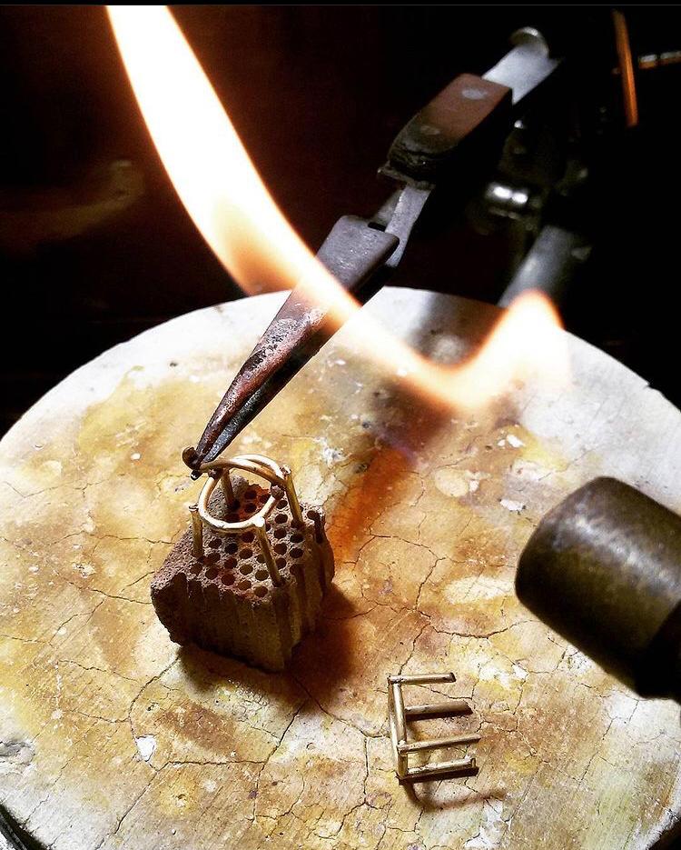 ACOMPAÑAMIENO  en Reparación y Restauración de Joyas