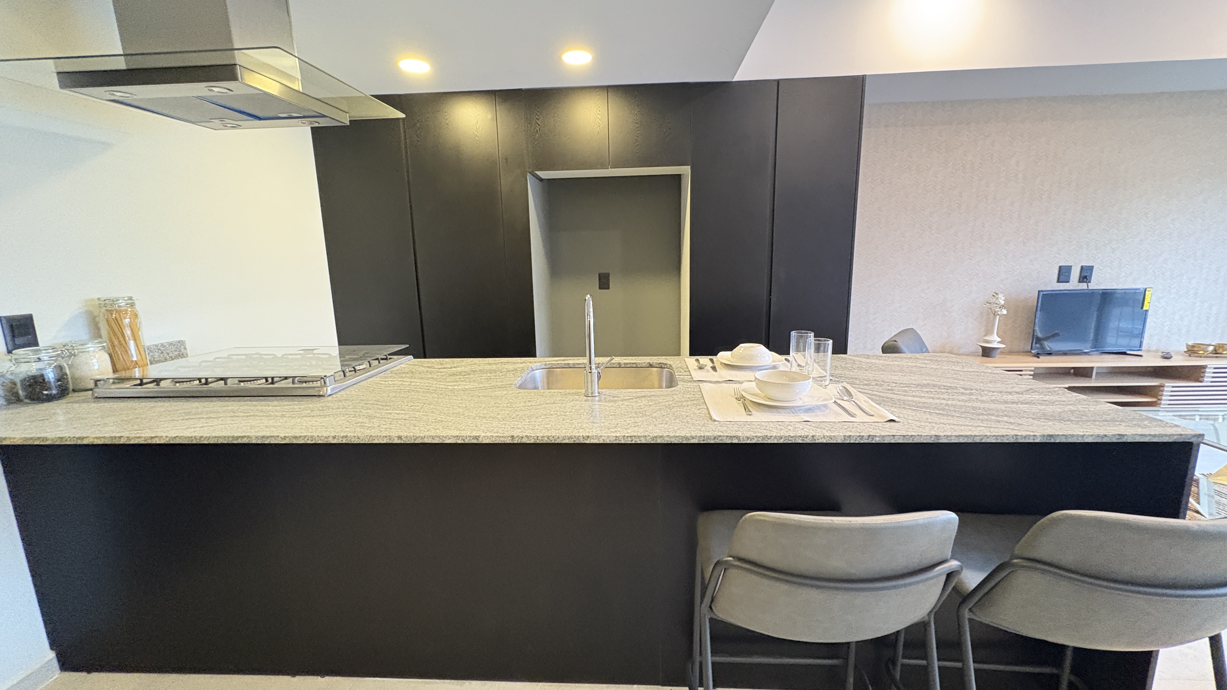 Black Eleven $ 259,584 USD*