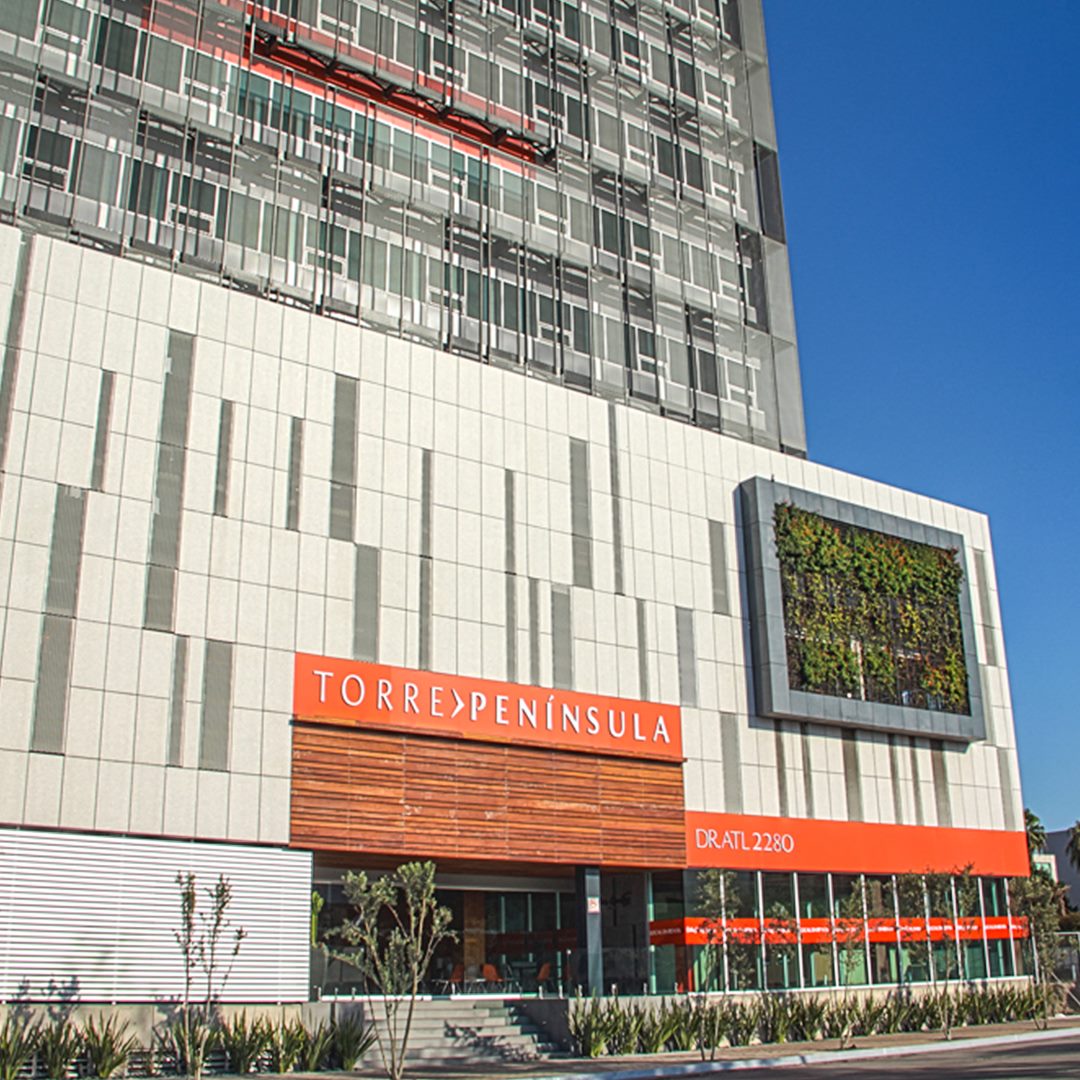 RENTA Oficinas, Torre Península zona rio  $7,600 USD