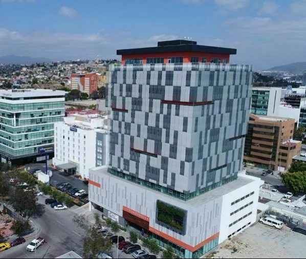 RENTA Oficinas, Torre Península zona rio $7,600 USD