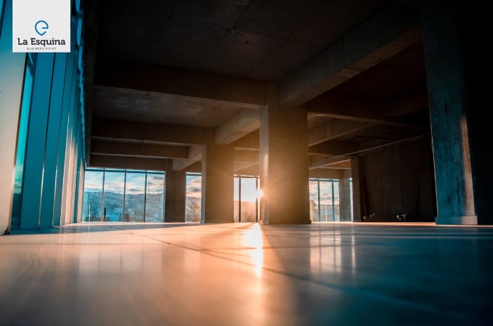 RENTA Oficinas, La Esquina Business Point, zona rio  $2,000 USD MENSUAL