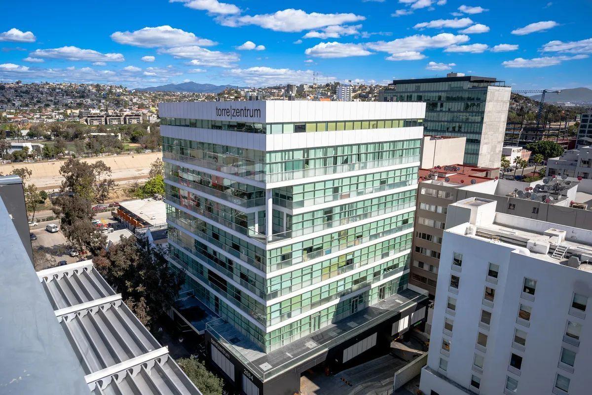 RENTA Oficinas, Torre Zentrum, zona rio  $3,500* USD MENSUAL