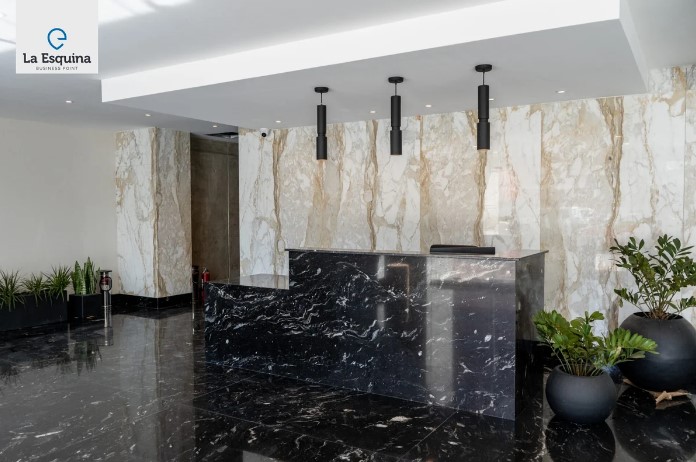 RENTA Oficinas, La Esquina Business Point, zona rio  $2,000 USD MENSUAL