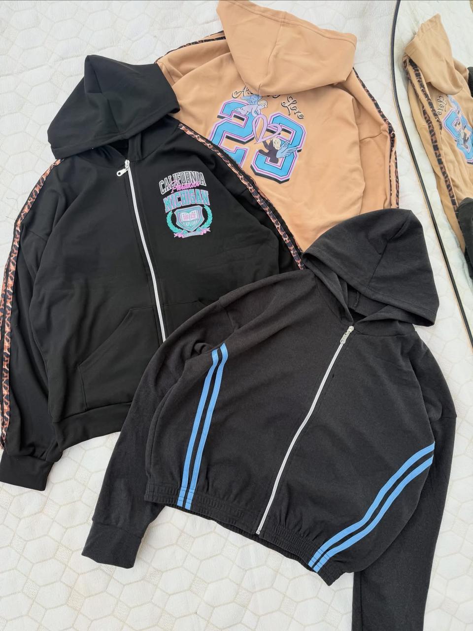 Camperas deportivas con capucha