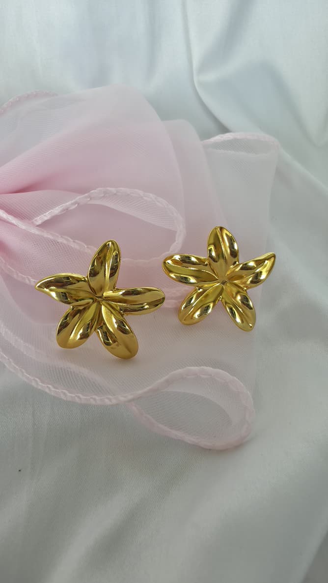 The Retro Orchid Studs
