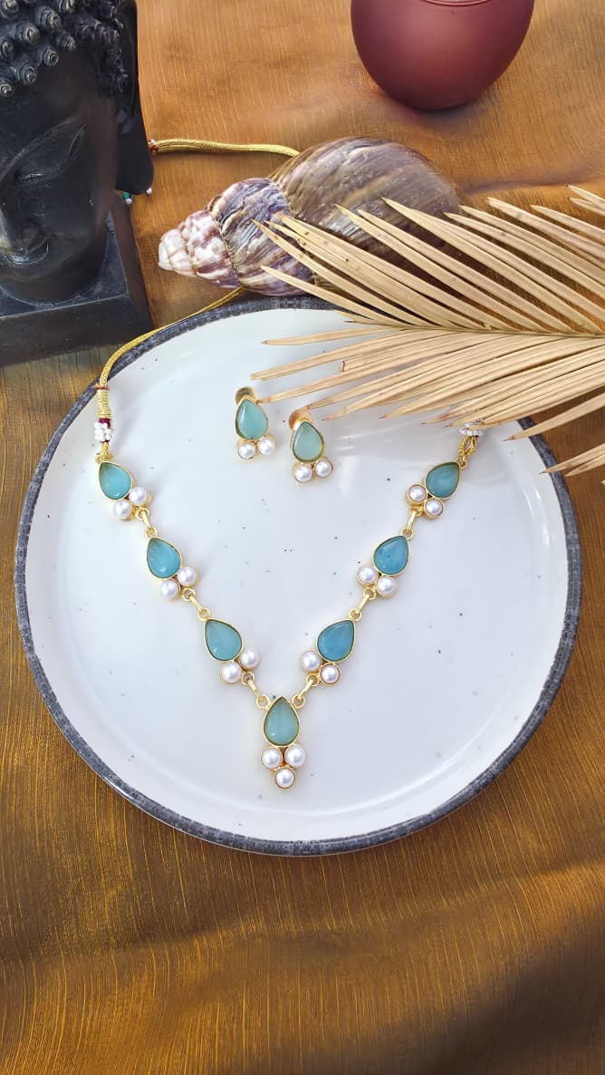 Blue Monalisa Stone Pearl Necklace Set