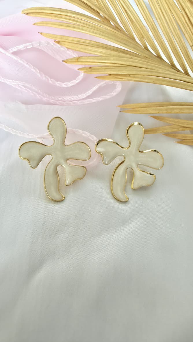 Wildflora Enamel Studs