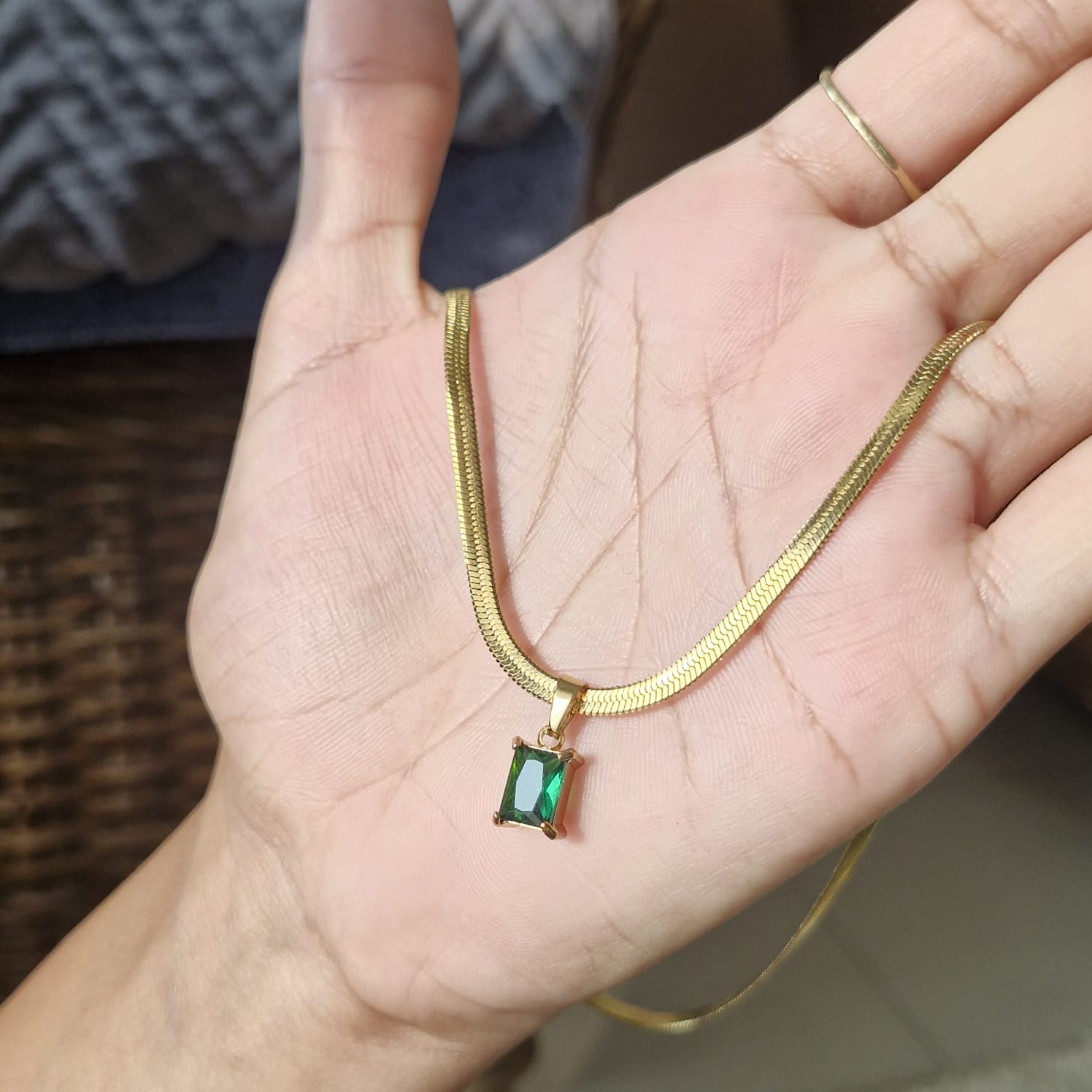 Elegant Gold Necklace with Green Gemstone Pendant