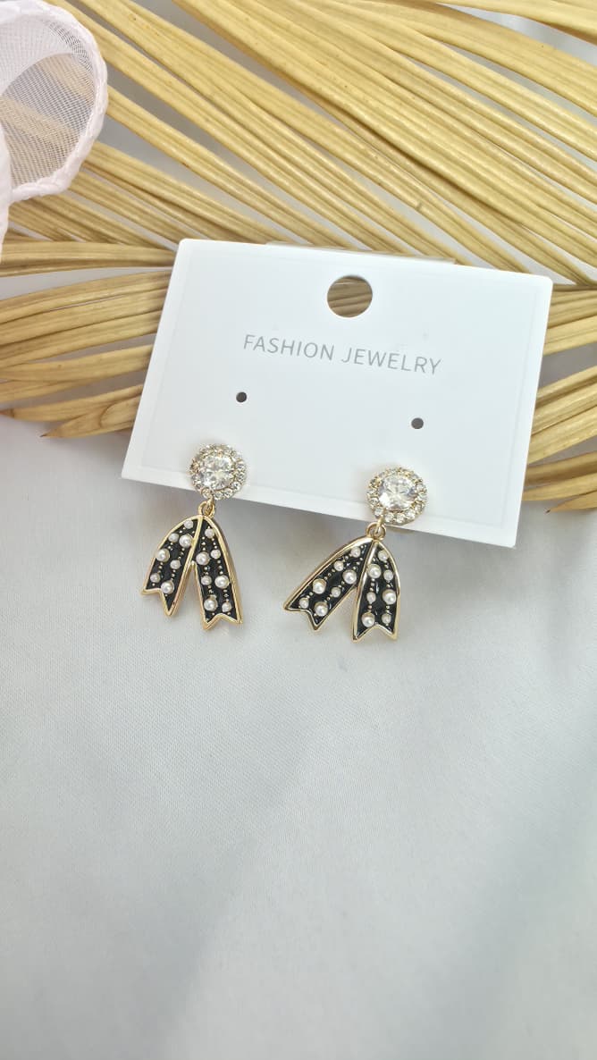 Starlight Pearl Ribbon Studs